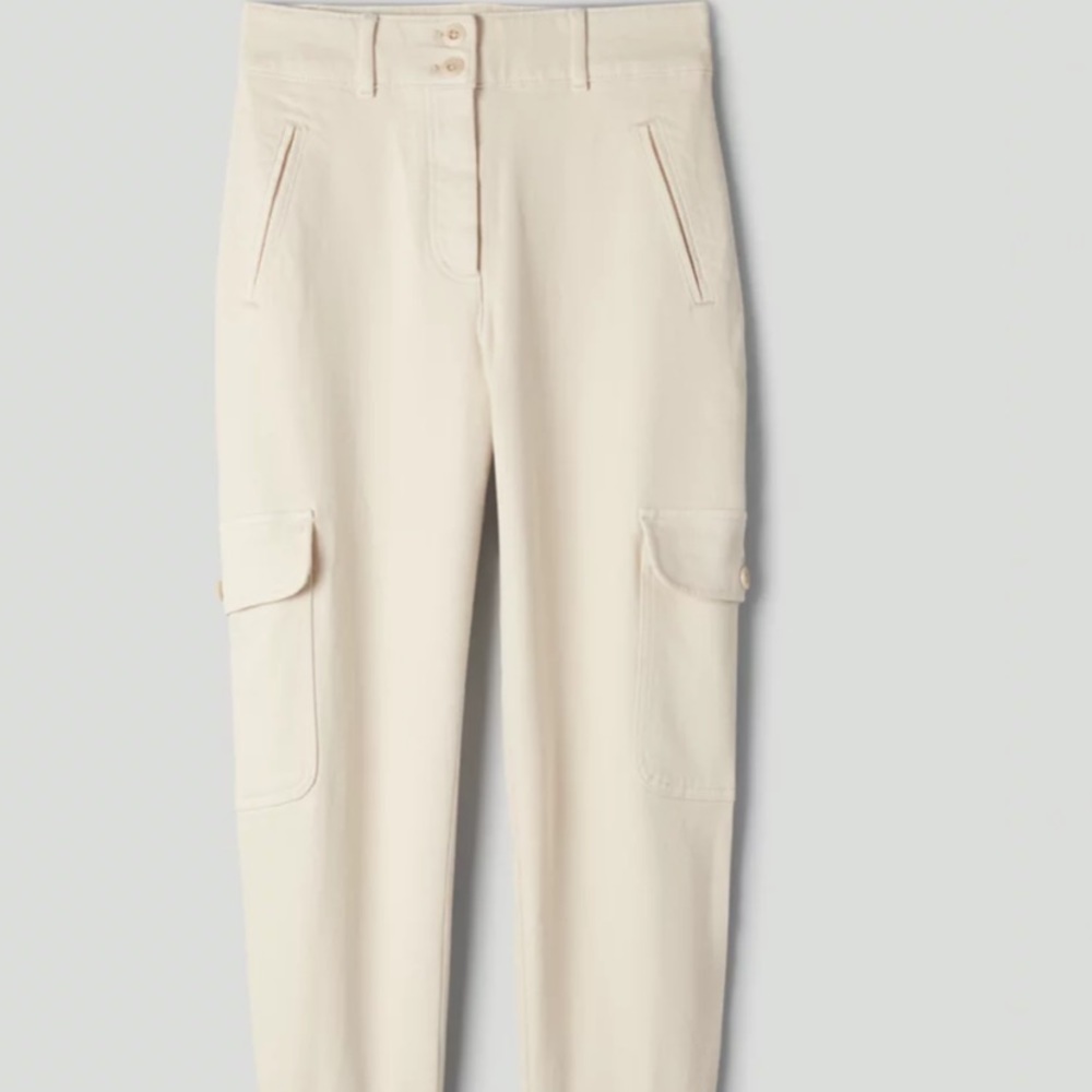 Aritzia Modern Cargo pant size 2